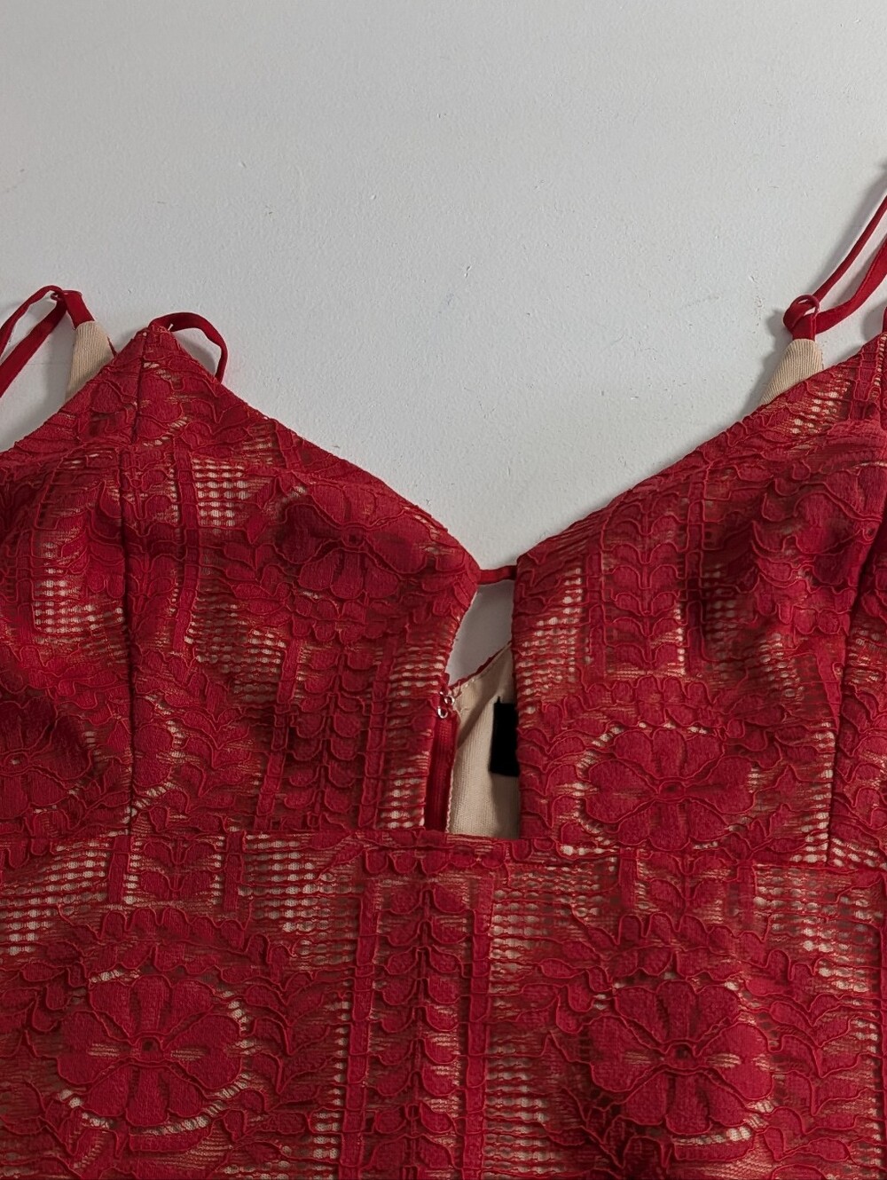 Lulus Avianna Red and Nude Lace Bodycon Mini Strap Dress Size Medium Sexy EUC - Picture 15 of 16